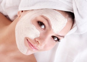 Tratamentos de pele caseiros: como se cuidar sem gastar muito?