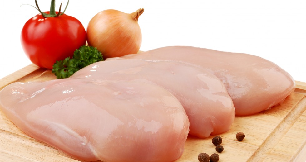 Peito de frango: as vantagens de comer e 5 pratos fáceis