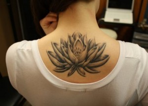Tatuagem de flor de Lótus: Descubra aqui seu significado e veja fotos!