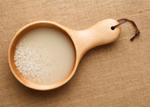 Água de arroz: Conheça todos os benefícios para o cabelo e pele