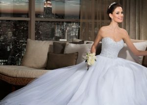 Vestido de noiva tomara que caia: Dicas e fotos para você se inspirar!
