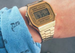 Relógios Dourados: Sofisticação e modernidade!