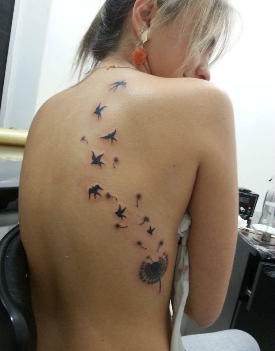 Tatuagem feminina nas costas 60 imagens pra você se inspirar!