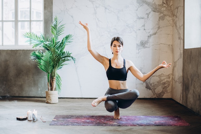 Tudo que você precisa saber para praticar yoga em casa